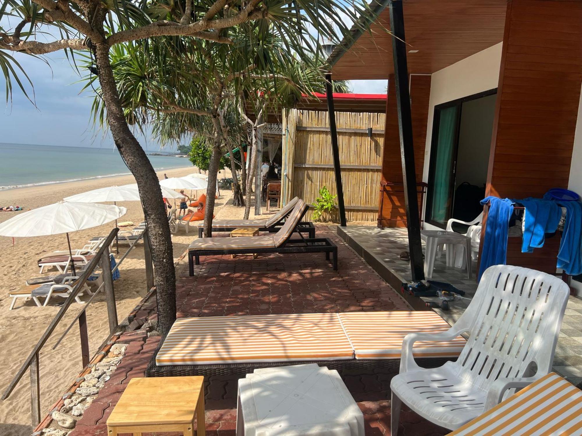 Lanta Seafront Resort Koh Lanta Exterior photo