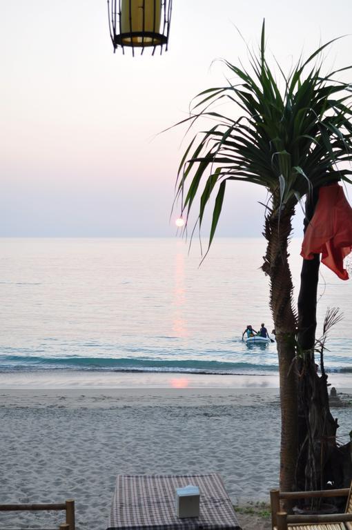 Lanta Seafront Resort Koh Lanta Exterior photo