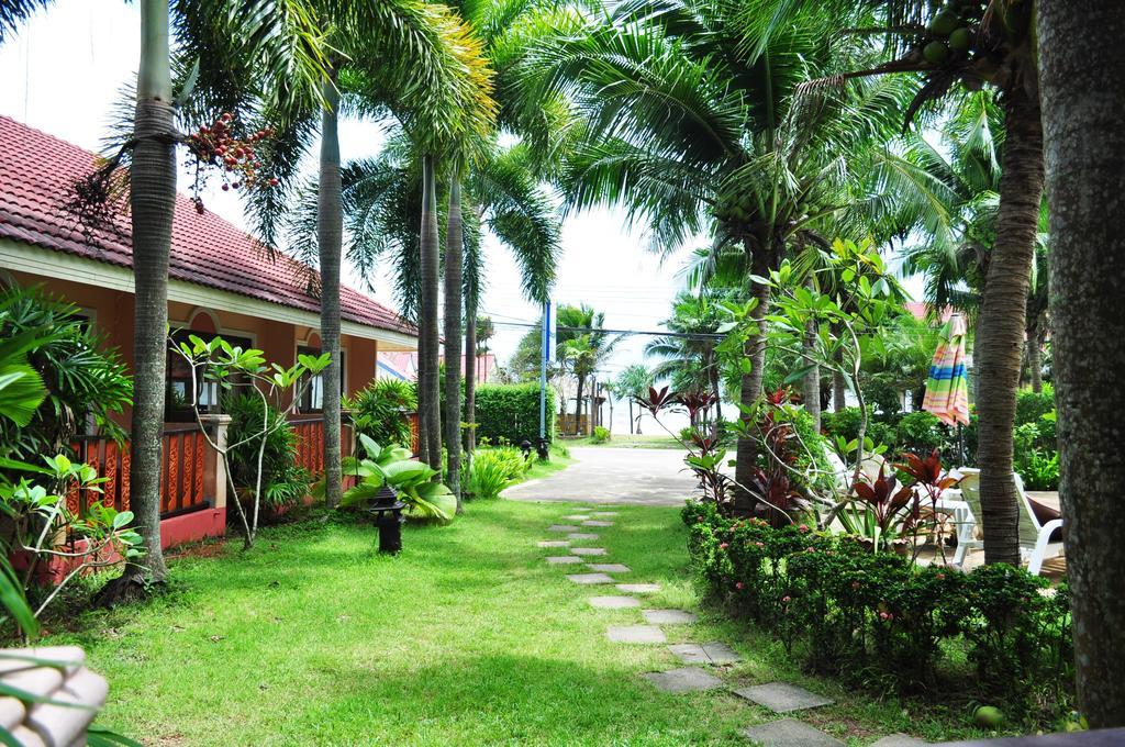 Lanta Seafront Resort Koh Lanta Exterior photo