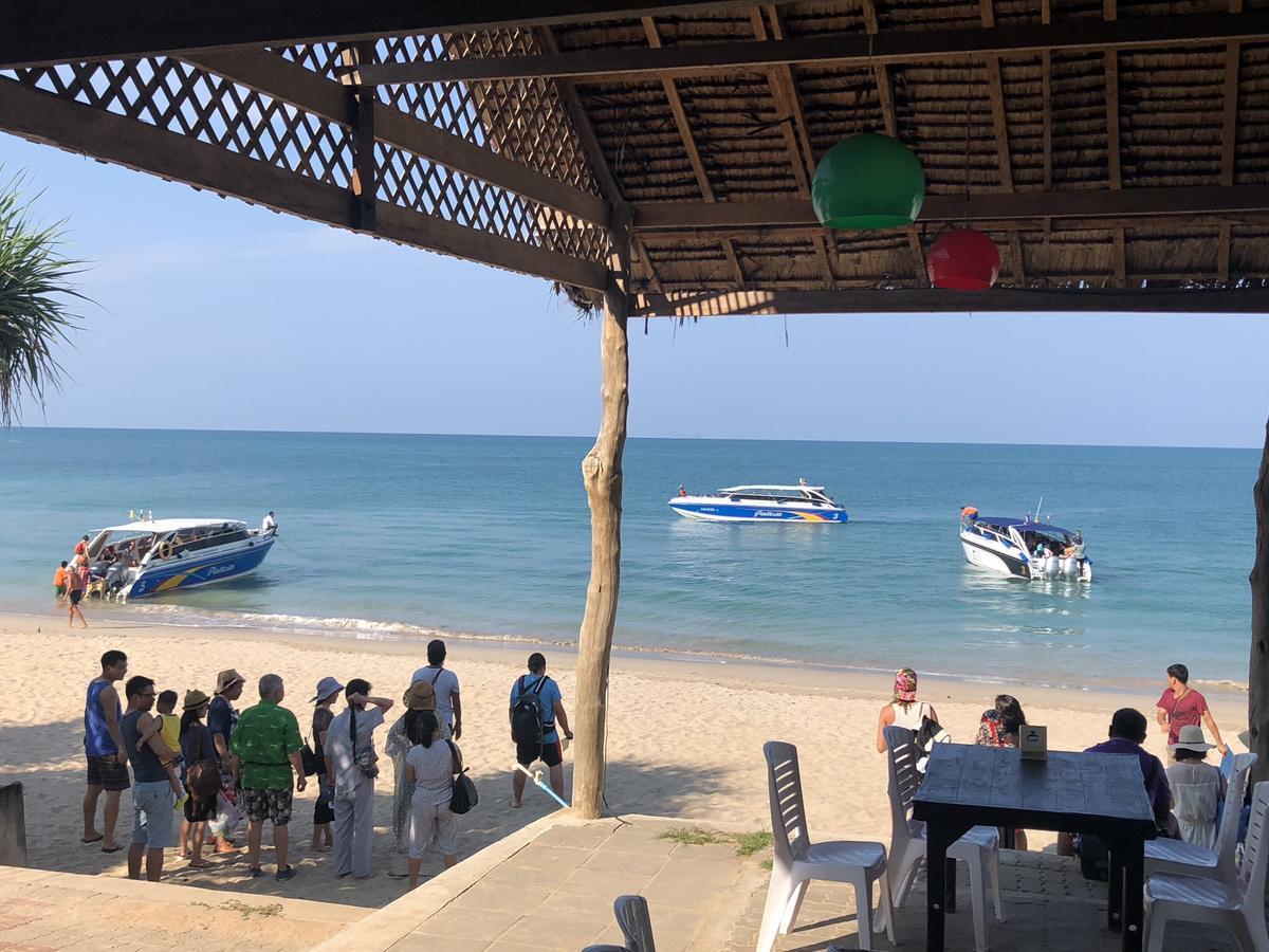 Lanta Seafront Resort Koh Lanta Exterior photo